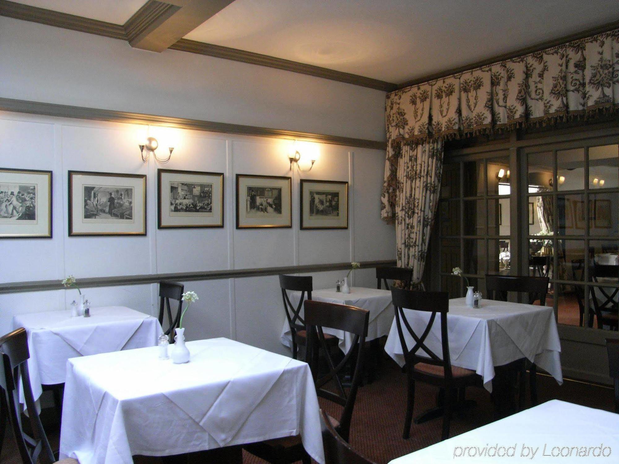 Hotel The Running Horses Mickleham Restaurante foto